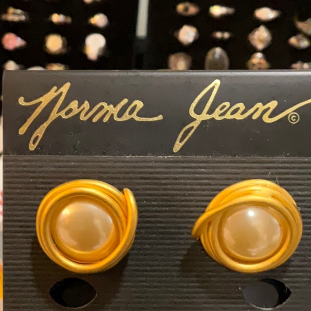 Gold Pearl Earrings